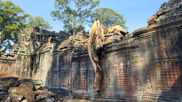 擁有一座奇特的希臘式兩層建築的寺廟-聖劍寺