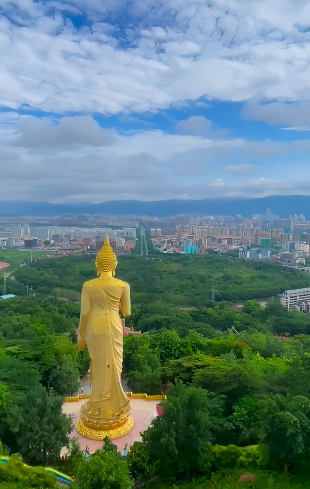 金碧輝煌，太震撼了｜西雙版納大金塔