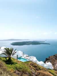 🌟 Santorini's Grace Hotel: A Gem on the Cliffs 🌅