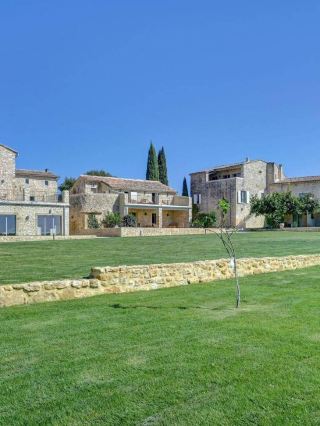 🌟 French Elegance: Garrigues-Sainte-Eulalie's Finest Stays 🏰✨