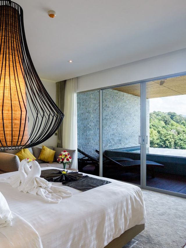 🌅✨ Phuket's Hidden Gem: Wyndham Grand Kalim Bay 🏖️🍹