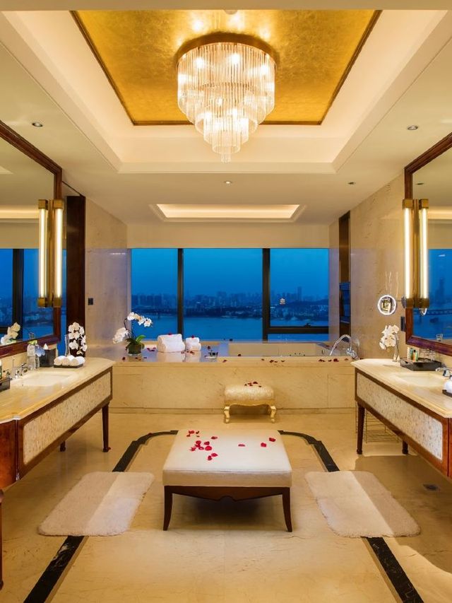🌟 Wuhan's Riverside Retreat: Hilton's Luxe Charm 🌟