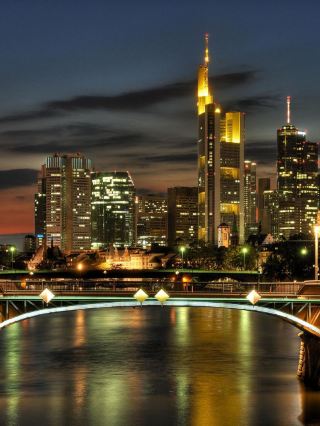 🌟 Frankfurt's Finest: Radisson Blu's Modern Charm 🌟