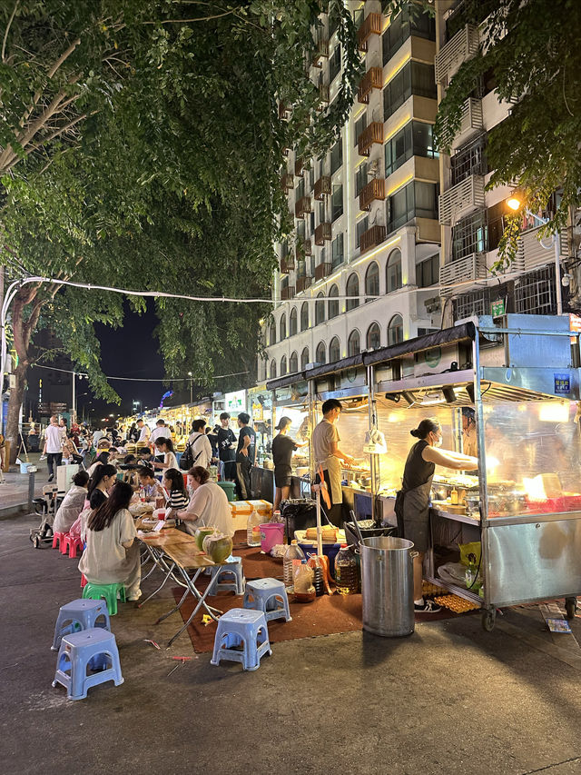 9. Explore the Vibrant Sanya Bay Night Market