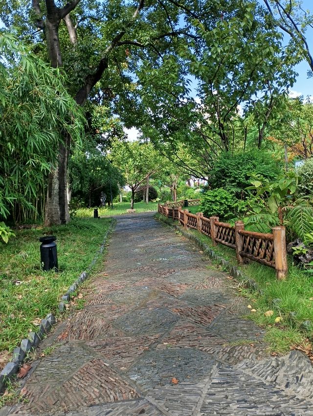 文人雅士相遇東林書院。