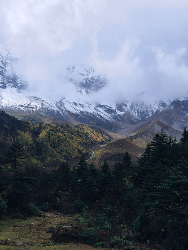 雨崩尼色線 O_o 一場百看不厭的徒步秋景線。