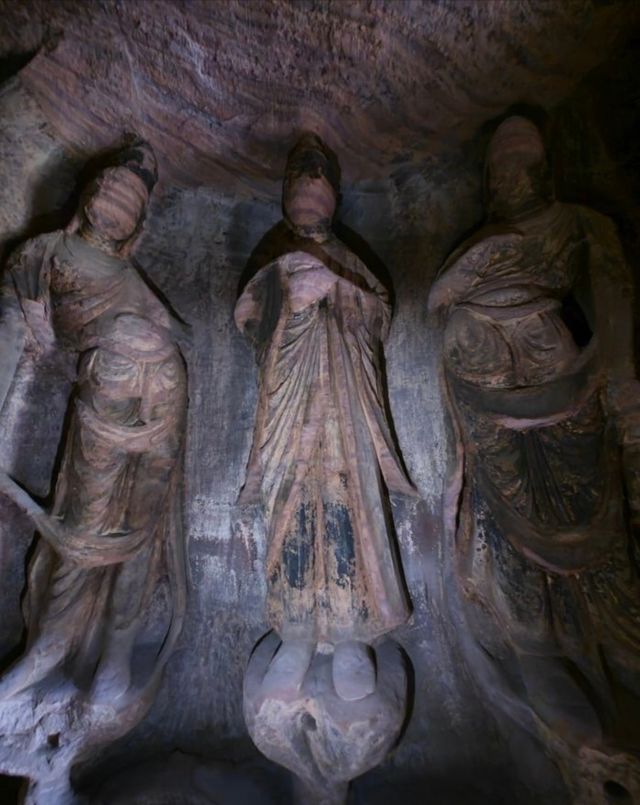 彬州大佛寺石窟。