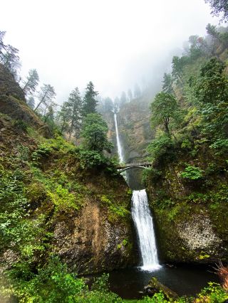 One-day trip to Oregon: waterfalls, river views, and secret parks. 