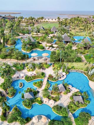 I love Haikou more than Sanya! It's perfect for a relaxing vacation!