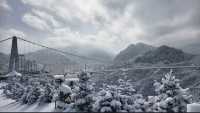 松鳴岩滑雪場