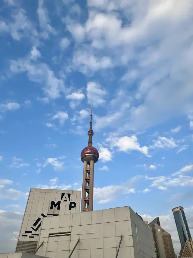 Best time to take sunset photos at the Pudong Art Museum