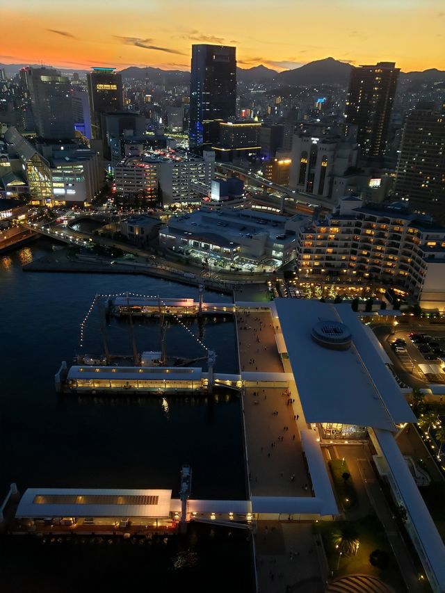 登上神戶港塔