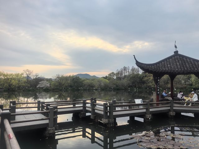 杭州西湖嘅春天景色