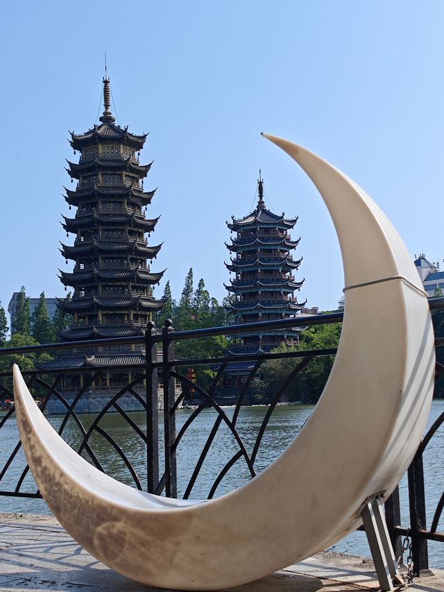 探索日月雙塔：桂林嘅璀璨明珠