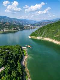 李白無呃我！回頭望「輕舟已過萬重山」