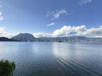 瀘沽湖畔嘅三色雲河：一場與山水相擁嘅慢時光