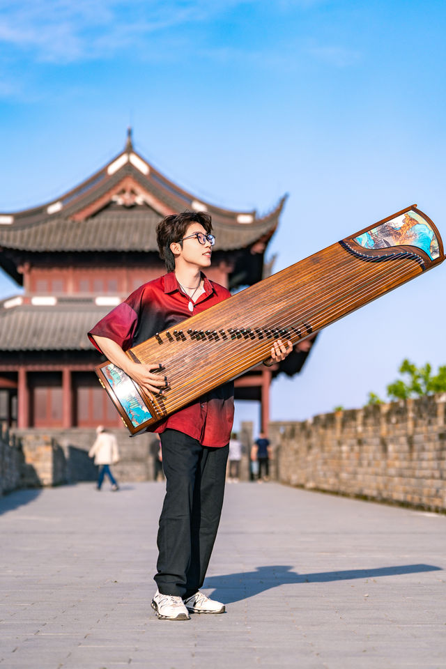 畢業焦慮？來鹽官拆個盲盒試穿新人生。