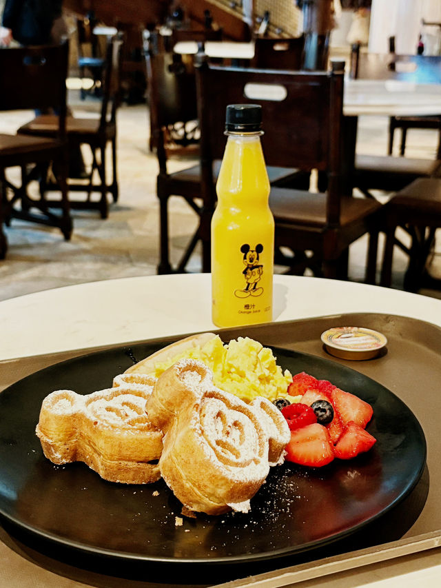 💥帶娃衝香港迪士尼必看！這次鎖定迪士尼探索家酒店，性價比簡直絕了✨