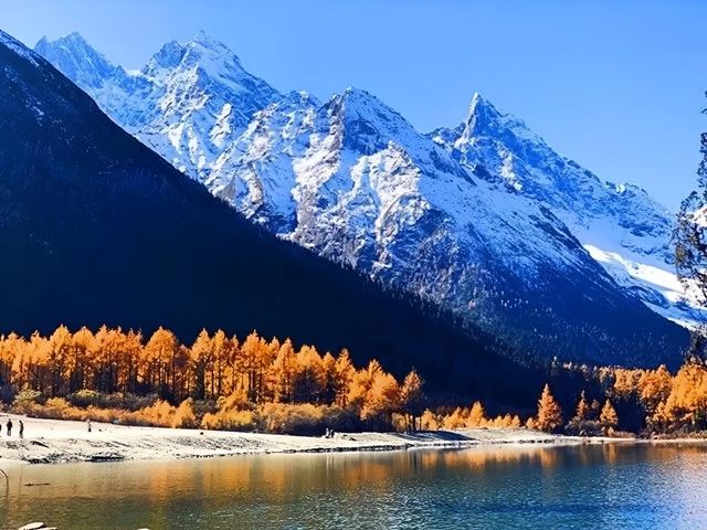 高原湖泊倒影聖地