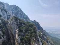 嵩山呢度，道士唔會推銷 石頭唔收錢 但心靈可以裝滿