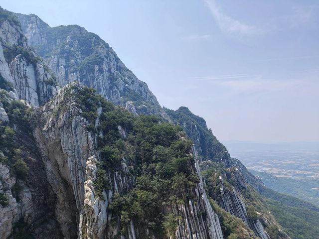嵩山呢度，道士唔會推銷 石頭唔收錢 但心靈可以裝滿