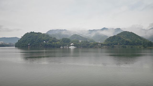 因《富春山居圖》而聞名遐邇的一條江