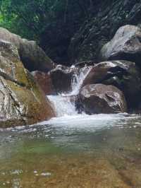 夏日玩水必去！臨安蝴蝶谷溯溪攻略｜天然水上樂園