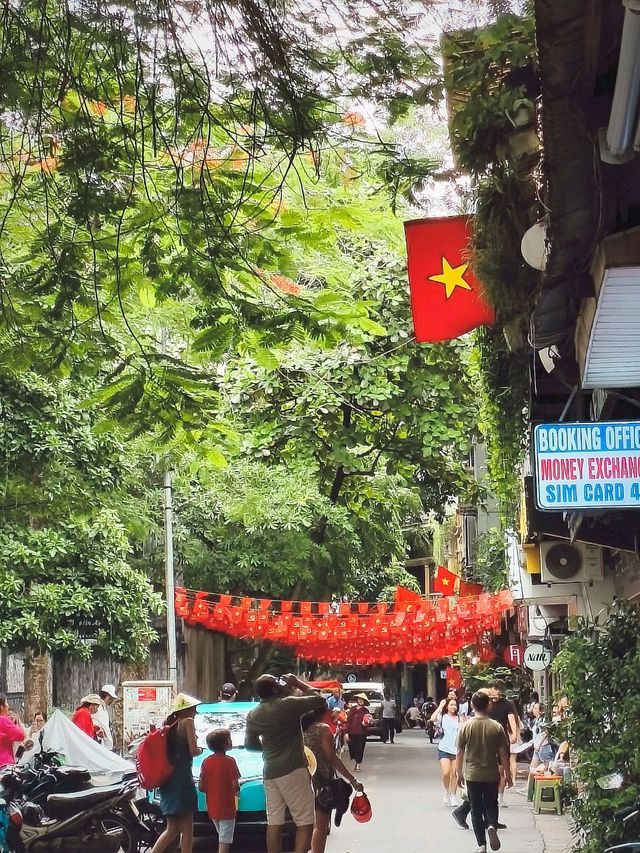 HANOI OLD QUARTER: Blast from the past 😍