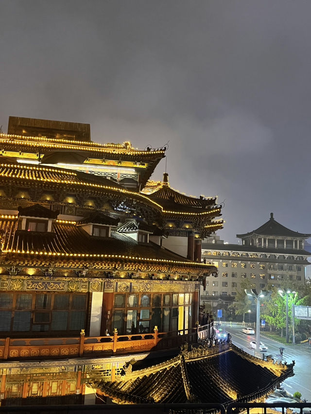 Xi'an Weekend: City Walls, Temples, and Ancient Vibes 🏯✨