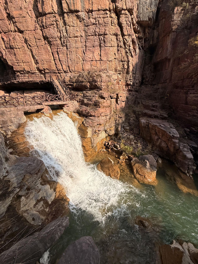 闖入億萬年前形成的峽谷
