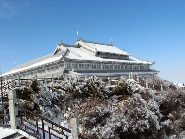成都人別再跑遠！峨眉山的冬雪才是隱藏驚喜