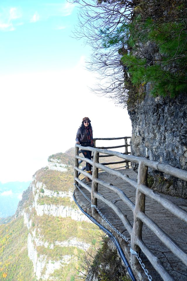 雲霧繚繞龍頭山