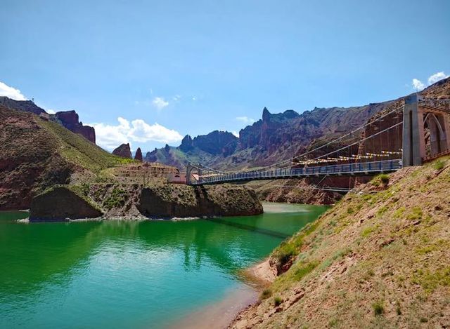闖入丹霞與碧水交織的坎布拉地質公園 闖入丹霞與碧水交織的坎布拉地質公園