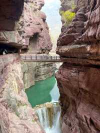 這座山藏著小眾瀑布雲台山 紅石峽