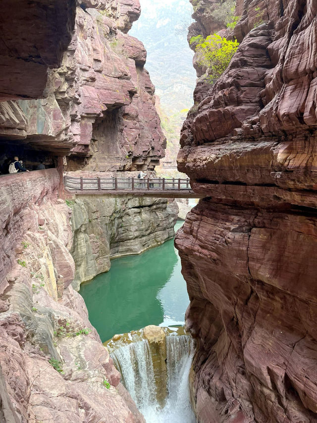 這座山藏著小眾瀑布雲台山 紅石峽