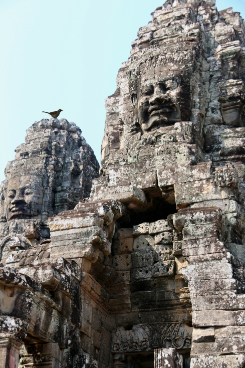 カンボジア アンコールワット バイヨン寺院 クメールの微笑み | Trip