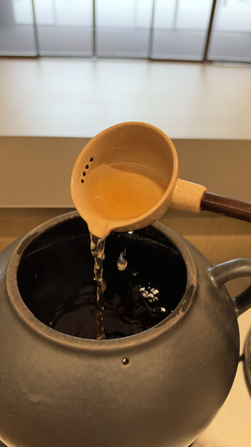 Come to Ji Hotel for a quiet tea experience