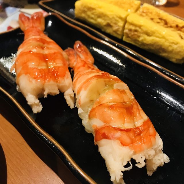 🍣주먹만한 장어초밥 “우오신스시”