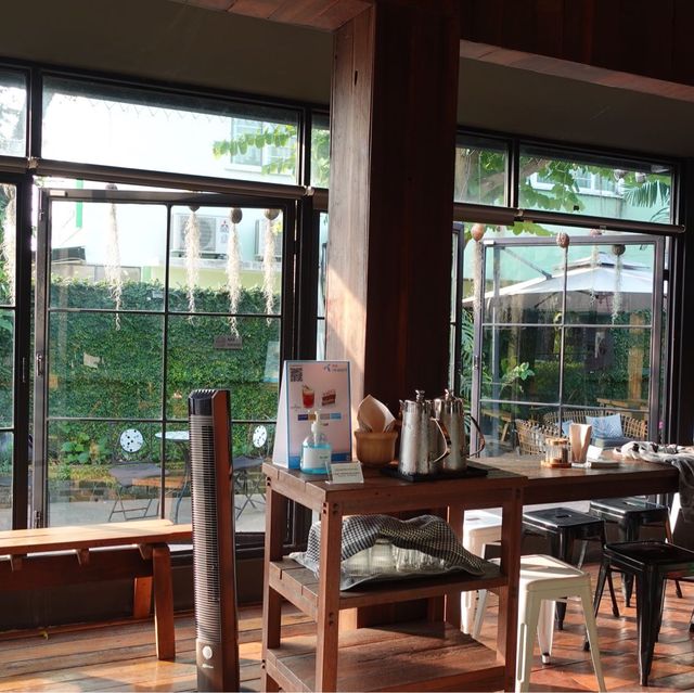 ร้านกาแฟ “The Roastery By Roj”