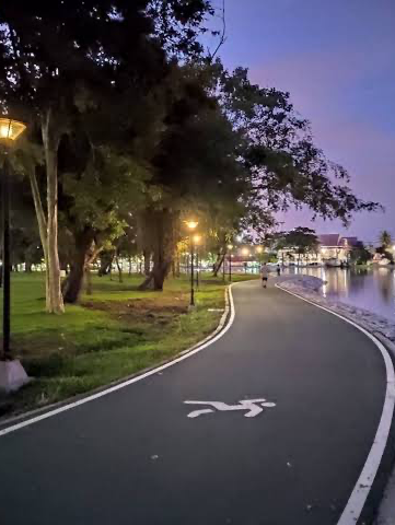 สวนสาธารณะสมเด็จพระเจ้าตากสินมหาราช ( ทุ่งนาเชย ) 