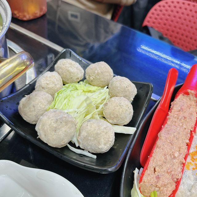 油麻地黎個椰子雞鍋打邊爐🍲凍冰冰岩曬