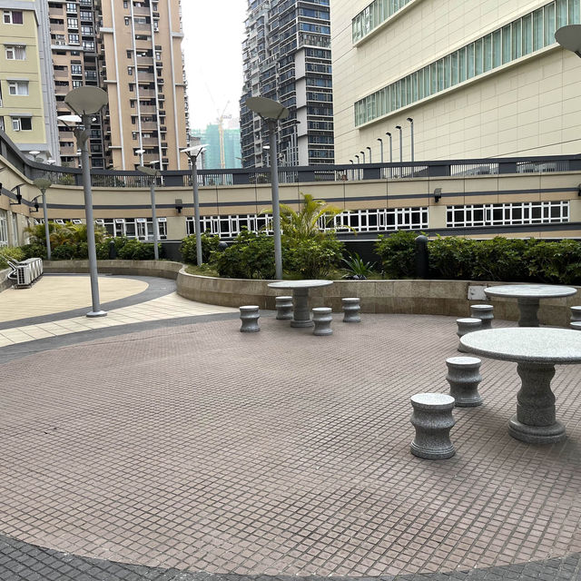Edf. Mong Tak Podium Garden