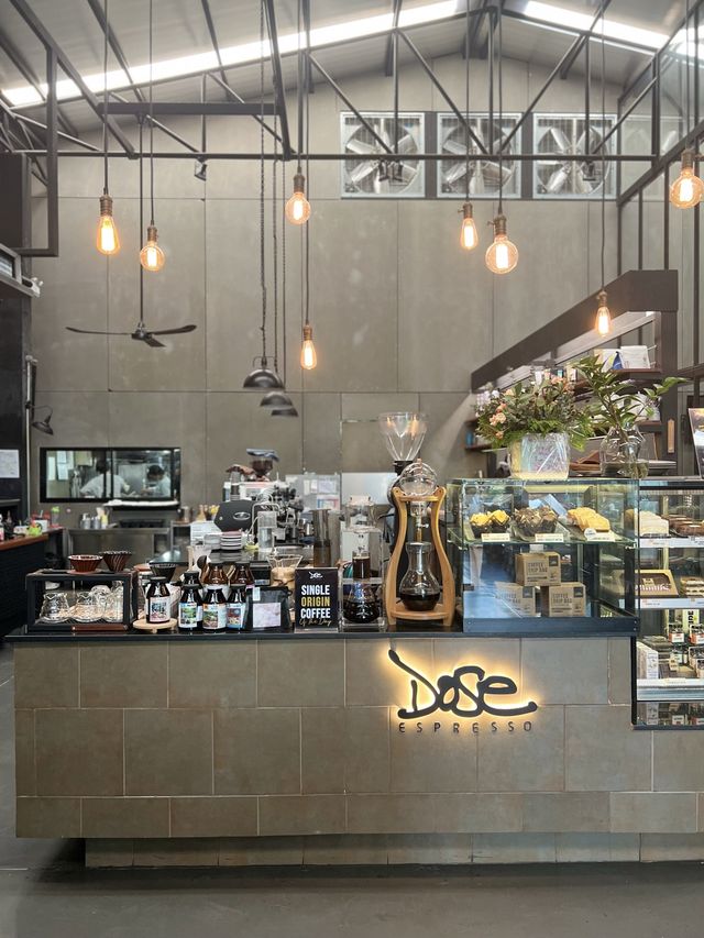 Dose Factory คาเฟ่ใหญ่ใจกลางเมืองอุดร