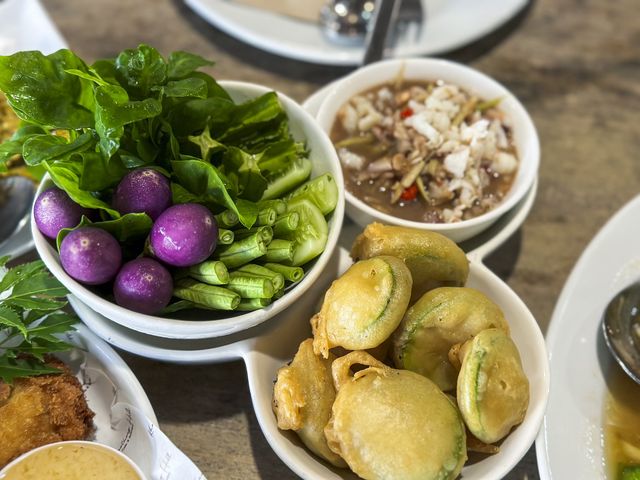 คาเฟ่บนเนินเขา วิวทะเลกระบี่