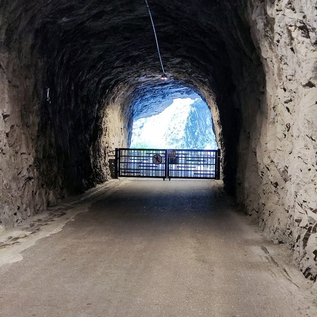 Tunnel of Nine Turns