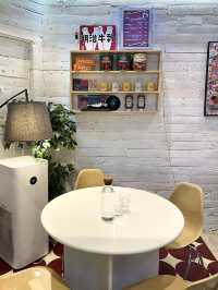 香港銅鑼灣復古風寵物友善咖啡店-Couch Club