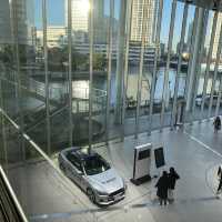 横浜の日産グローバル本社で車を見学