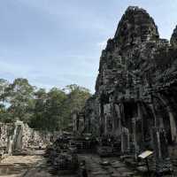ปราสาทสุดอลัง ศูนย์กลางของนครธมที่ต้องไม่พลาด