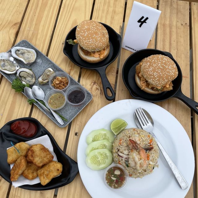 Songkhla Pier คาเฟ่สุดชิลล์ริมทะเลสาบสงขลา
