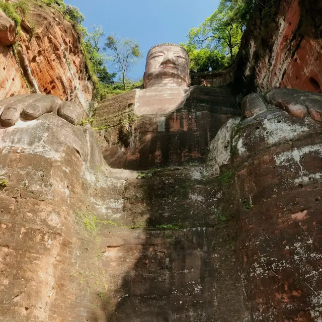 Leshan + GIANT BUDDHA + 71 meters tall!